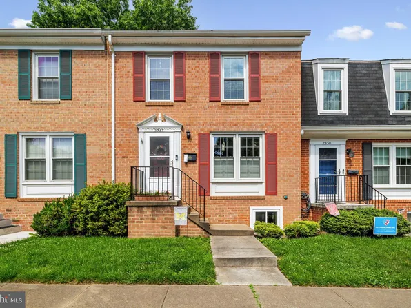 2352 Horseferry Ct, Reston, VA 20191