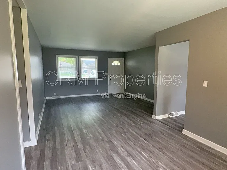 3413 N Milton St — Photo 4
