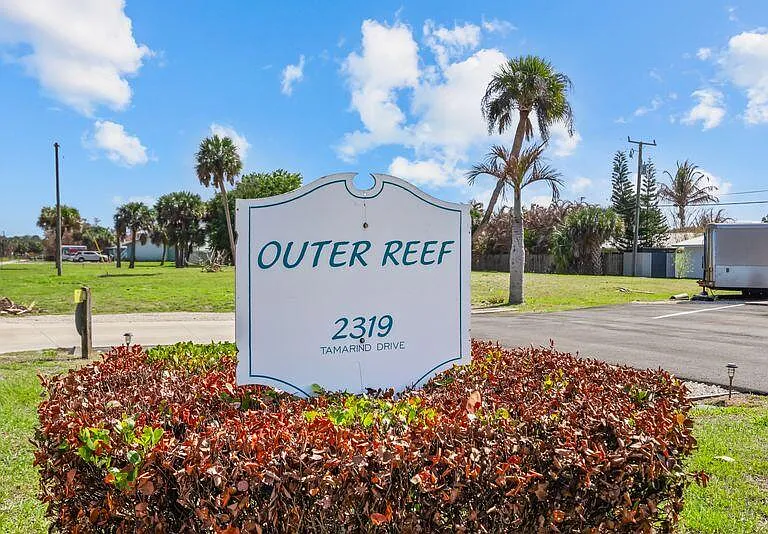 2319 Tamarind Dr #102 — Photo 2
