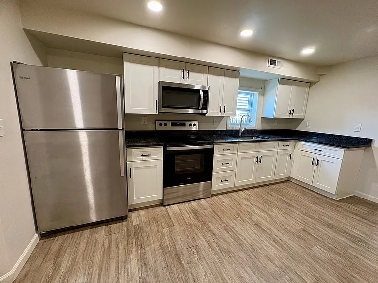 518 E Cumberland St — Photo 12