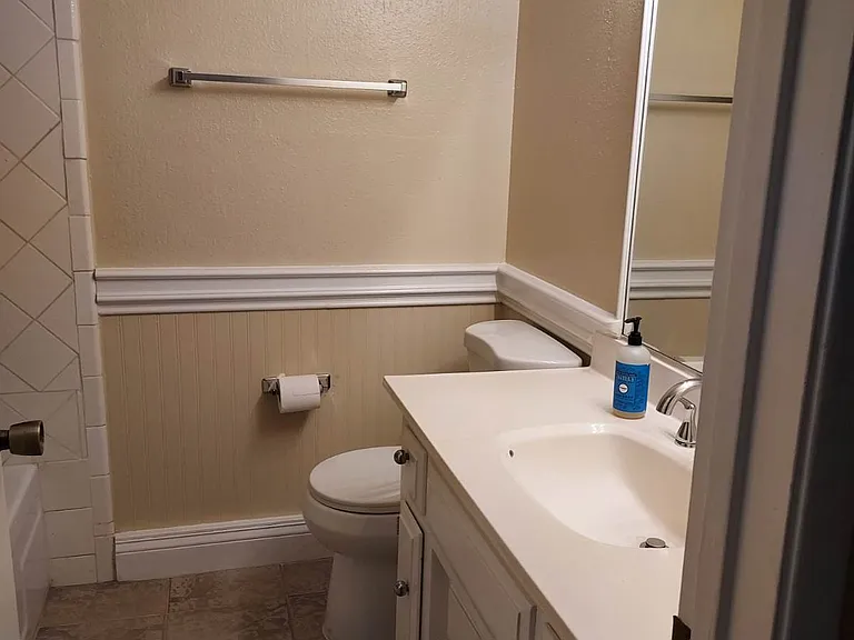 4520 Hackberry Ln — Photo 9