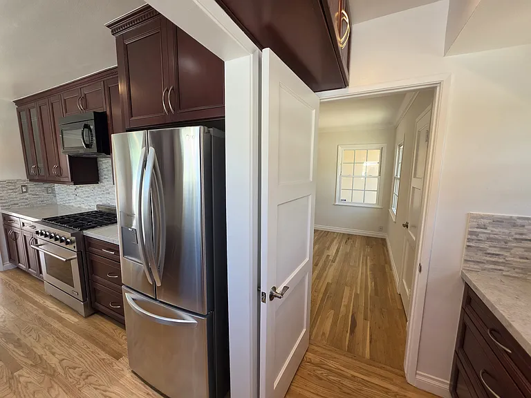 20758 Stephanie Dr — Photo 35