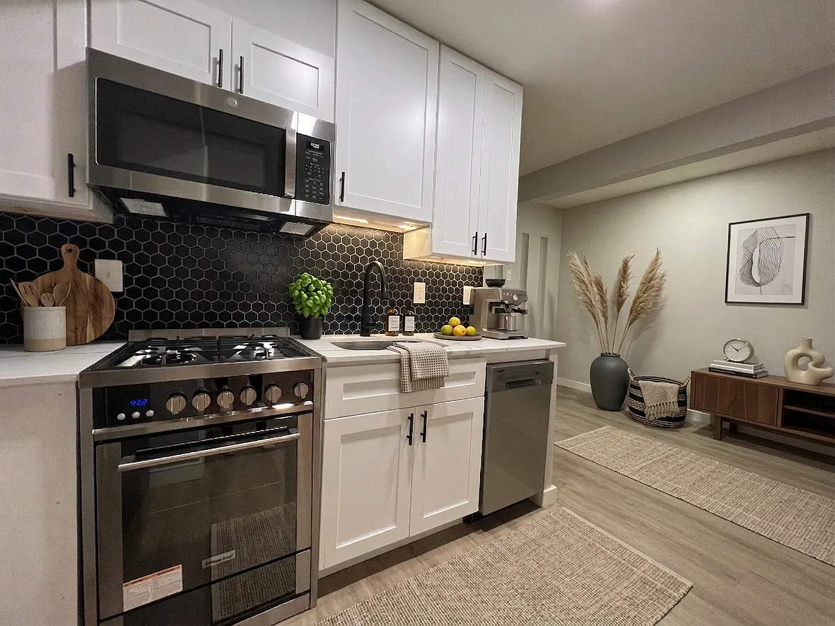 1 bed, 400 sqft, $1,195 — Photo 3