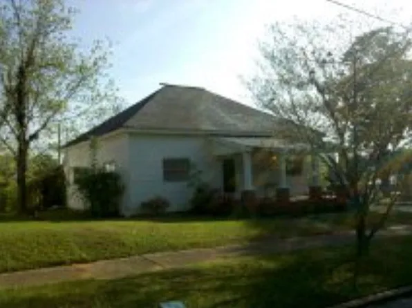 302 3rd Ave, Manchester, GA 31816
