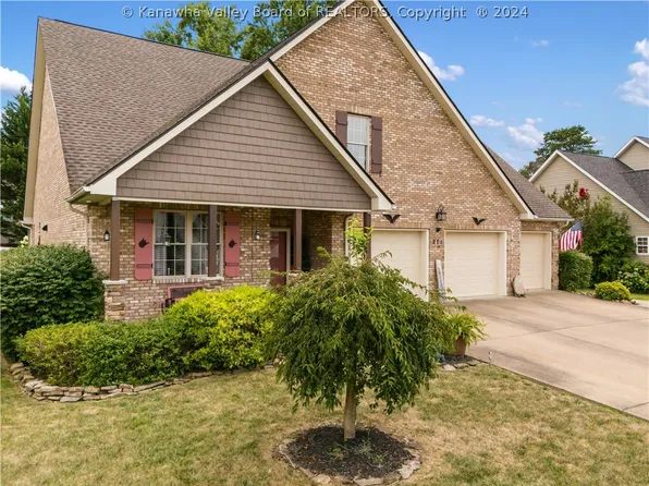 201 Glen Oaks Ct, Hurricane, WV 25526