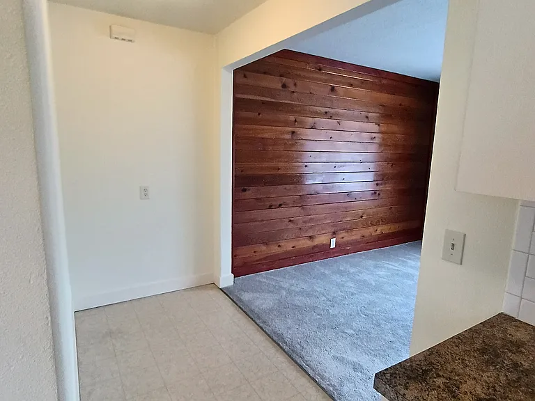 7030 SE Woodward St — Photo 6