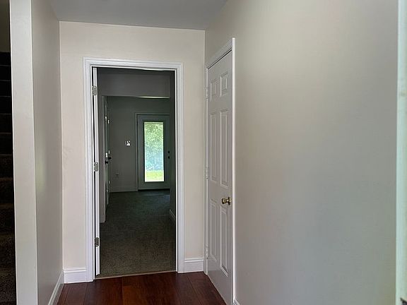 2nd image of 111 Fox Ct