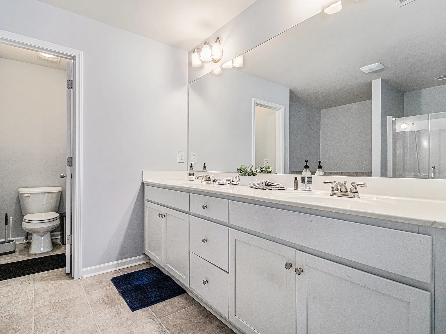 3 bed, 2.5 bath, 2040 sqft, $2,500 — Photo 3