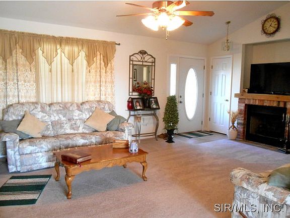 4th image of 63 Raes Creek Dr