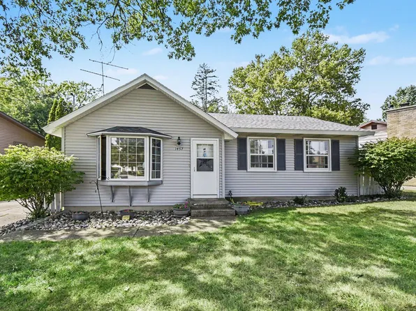 1457 Laughlin Dr NW, Grand Rapids, MI 49504