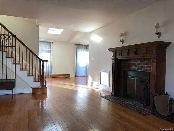 2nd image of 101 Willow Ave