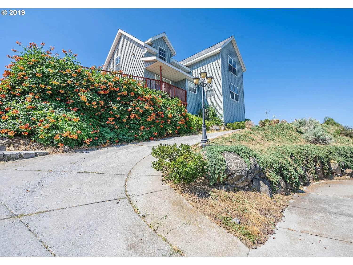 45 Cliff St photo 1