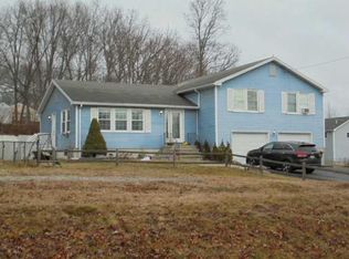 8 Bourne Ave, North Providence, RI 02911