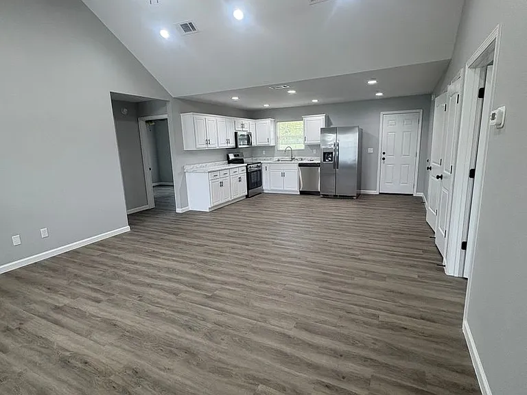 418 Hunington Cir — Photo 14