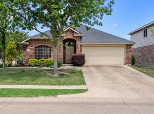 201 Rawhide St, Waxahachie, TX 75165