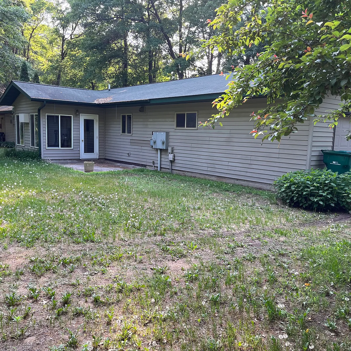 Back of unit and sun Rm - 15622 Patterson Rd