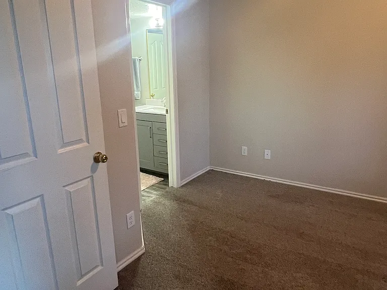 485 Diagonal St #12 — Photo 6