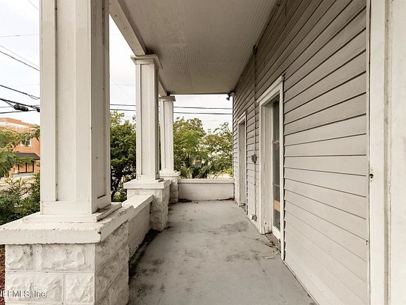 5th image of 2055 Silver St