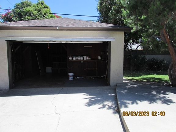 3rd image of 10734 Garfield Ave