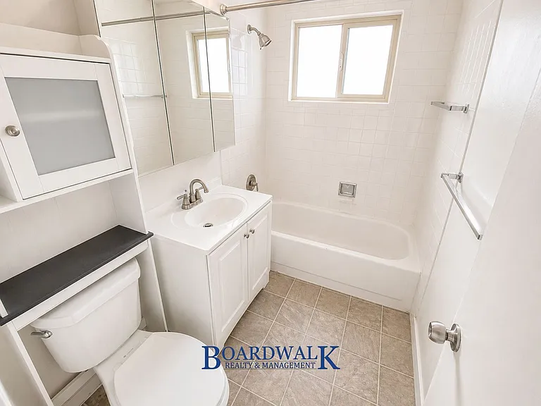 325 E Baird Cir — Photo 16