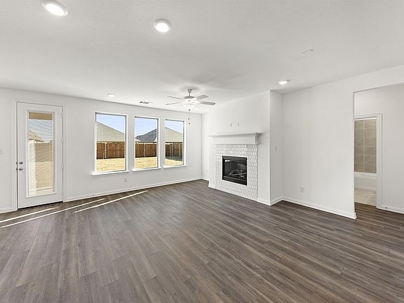 Henderson plan living area