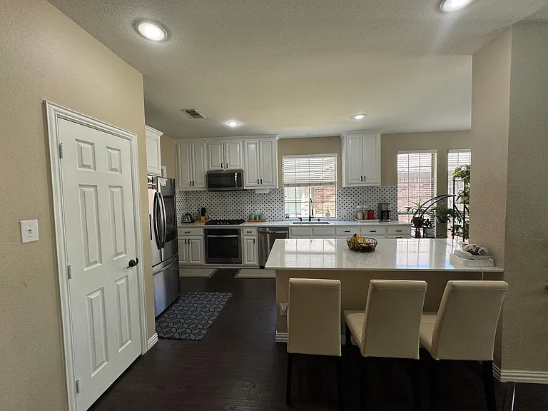 11804 Blackhawk Dr — Photo 6