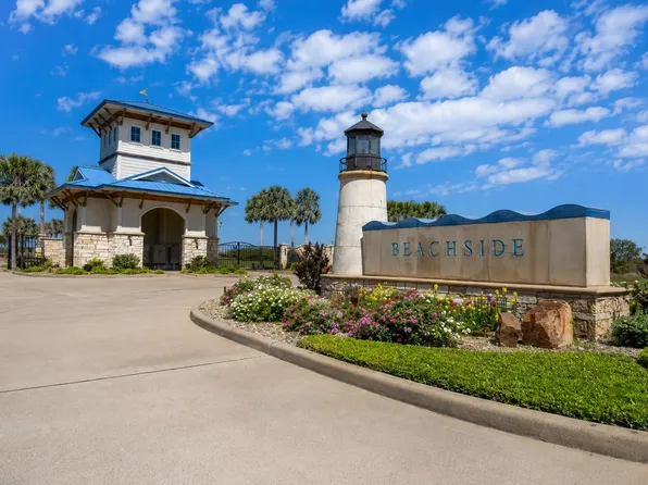 3438 Beachside Dr, Palacios, TX 77465