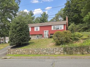 500 Old Farm Rd, Franklin, MA 02038