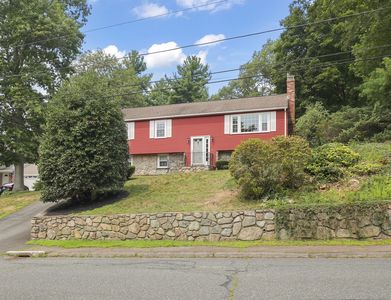 500 Old Farm Rd, Franklin, MA, 02038