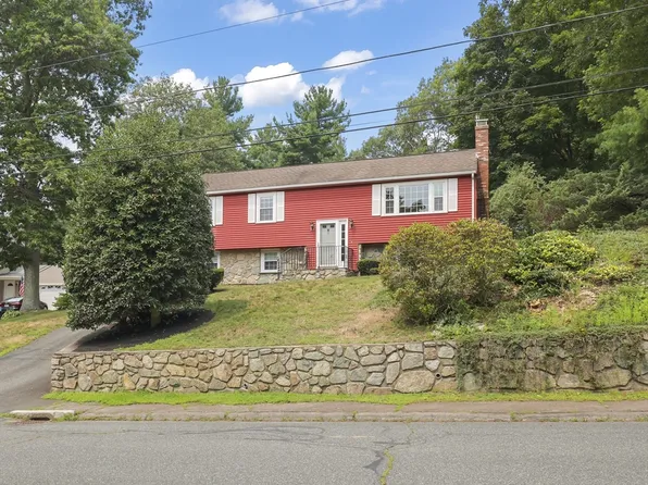 500 Old Farm Rd, Franklin, MA 02038