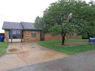209 Comanche Dr, Comanche, OK 73529
