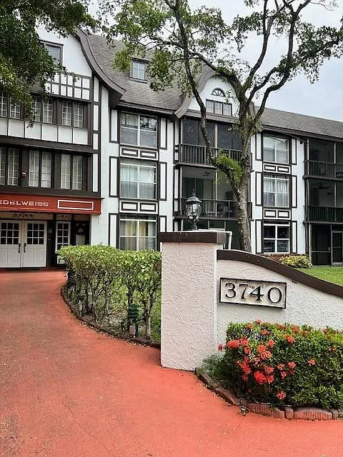 1 bed, 1.5 bath, 800 sqft, $1,500 — Photo 2