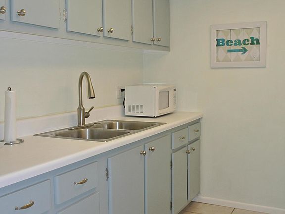 5th image of 7801 Ridgewood Ave APT 6
