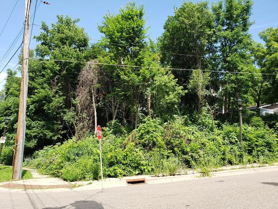 1st image of 201 Winona St E