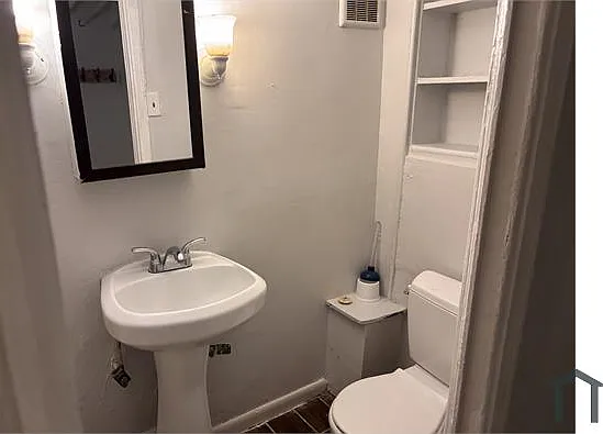 5 bed, $2,000 — Photo 4