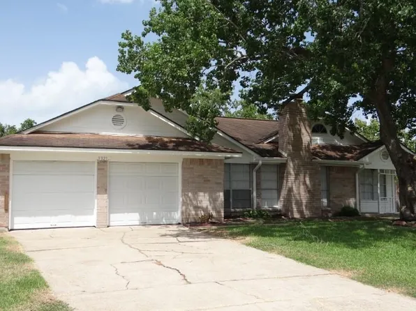 5321 Night Shade Dr, Dickinson, TX 77539