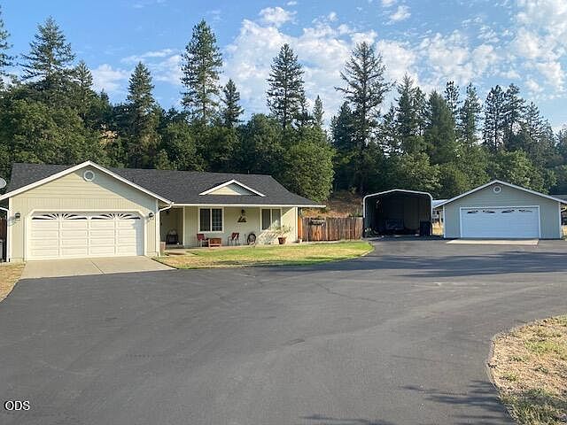 1st image of 458 Barker Dr