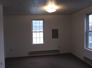 215 Walnut Ave APT 3, Fairmont, WV 26554