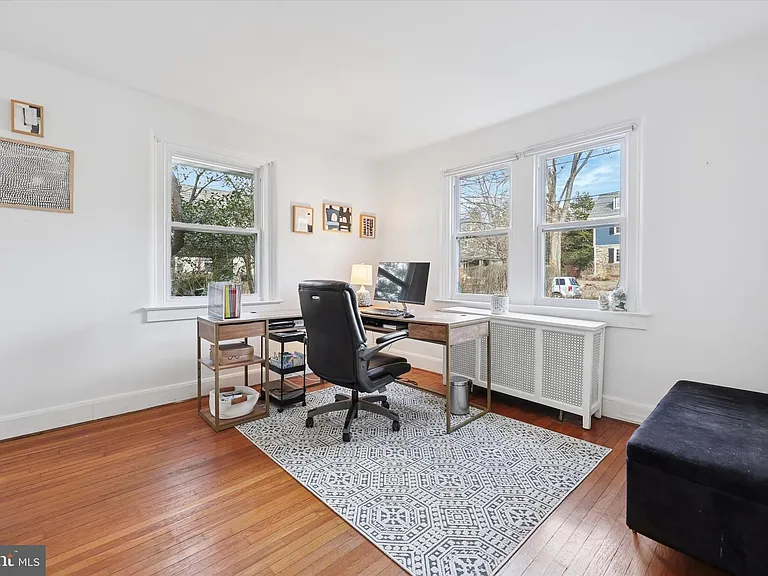 232 Forrest Ave — Photo 4