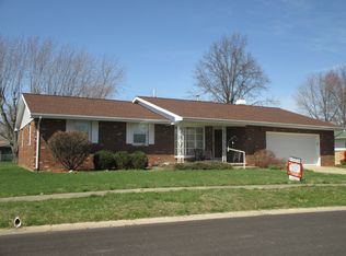 203 Sunset Blvd, Robinson, IL 62454