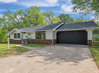 3304 S Pinehurst Ave, Springfield, MO 65807