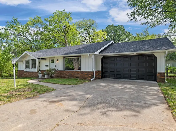 3304 S Pinehurst Avenue, Springfield, MO 65807