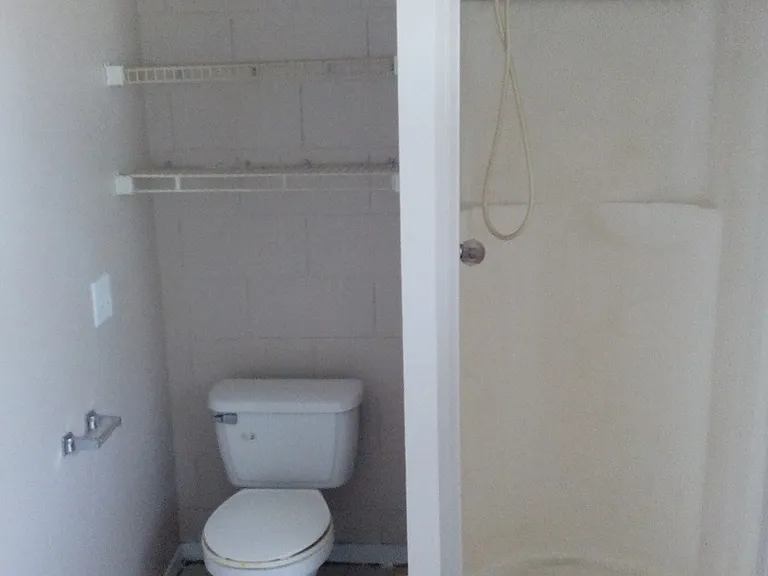135 W Gardenia Dr — Photo 7