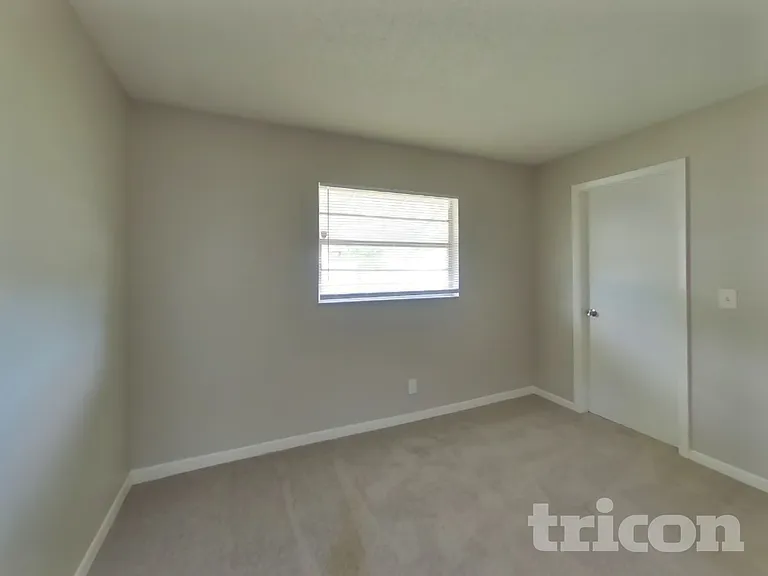 1484 Bloomingdale Rd — Photo 12