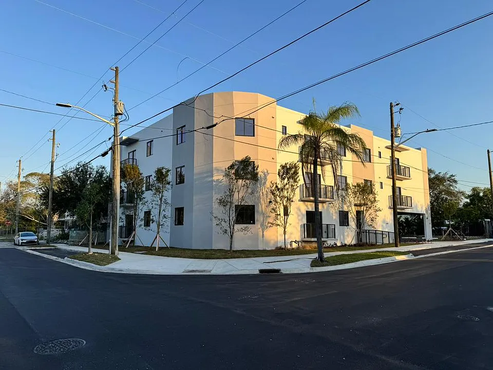 5423 NE Miami Ct #5