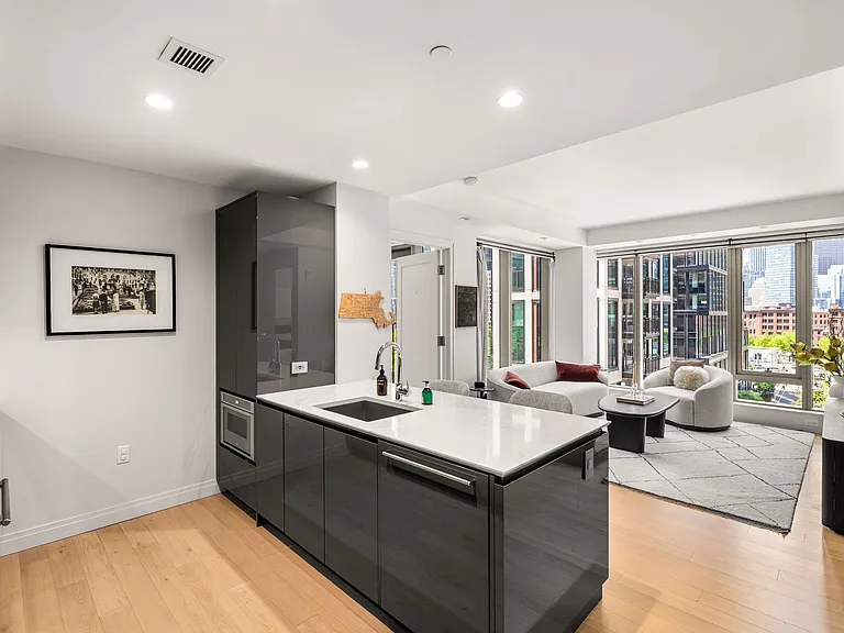 135 Seaport Blvd #705 — Photo 4