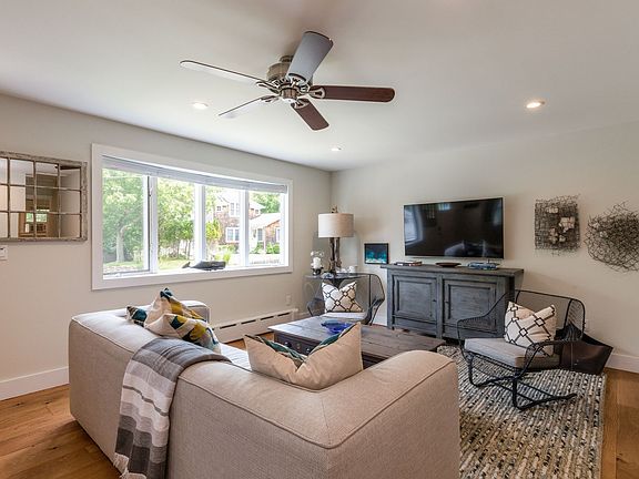 2nd image of 20 Fanning Ave
