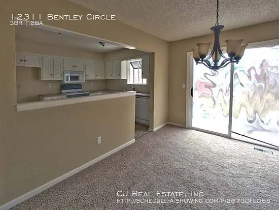 3 bed, 1.5 bath, $1,650 — Photo 3