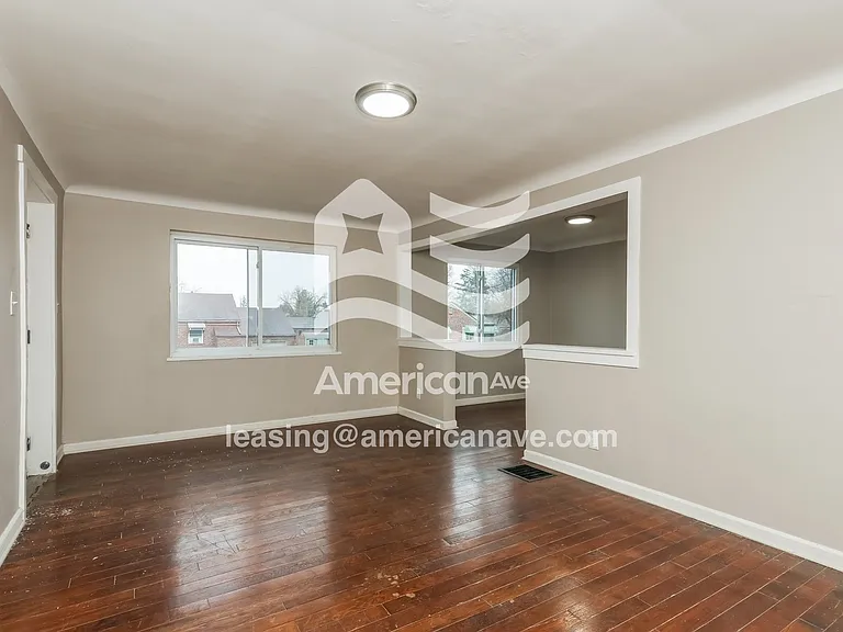 125865_004_wm_-_living_room_13469294.jpg