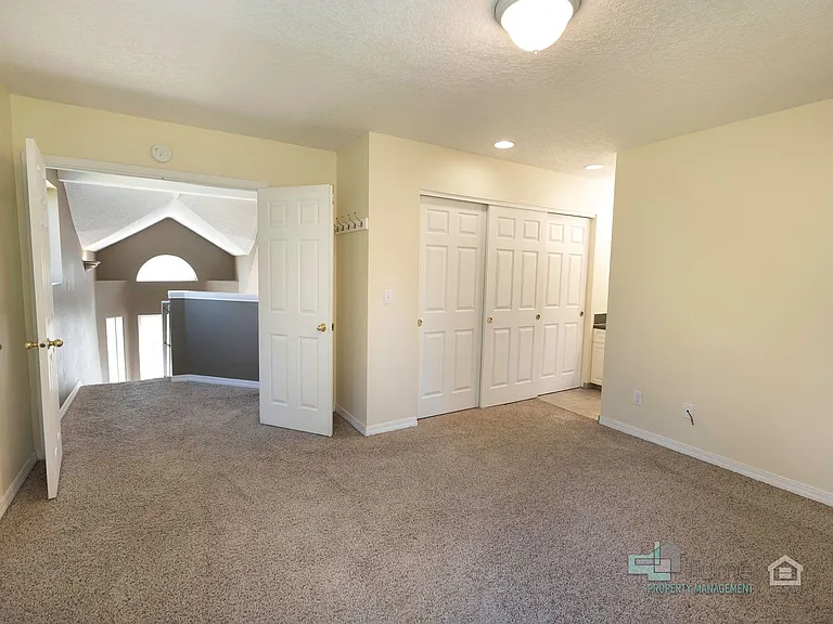 20630 Willamette Dr — Photo 16